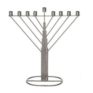 Menorá Decorativa de Nueve Ramas, Colorida, Moderna, para Hanukkah, Portavelas Judío, Diseño Artístico en Metal, Tres - Product Image 3
