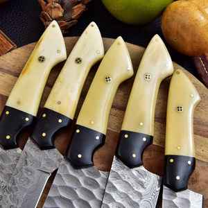 Juego de cuchillos de chef hechos a mano de alta calidad, hechos a medida, de acero de Damasco de alta calidad con mangos de hueso, juego de 5 piezas con funda de cuero. - Product Image 3