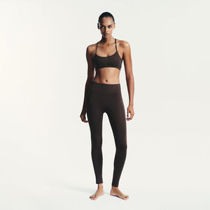 Conjunto de Yoga para Mujer Diseñado para el Movimiento y la Comodidad, Material Suave y Elástico, Perfecto para Fitness, Gimnasio, Pilates y Sesiones de Yoga - Product Image 1