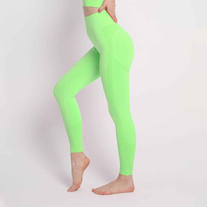 Legging de yoga premium pour femme, séchage rapide, respirant, tricoté, mi-long, avec panneau en maille transparente, extensible, haute qualité, idéal pour l'été - Product Image 3