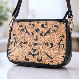 Sac à bandoulière en cuir véritable pour femmes, sac à main artisanal à fleurs en relief, sac bandoulière avec sangle réglable - Product Image 3