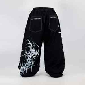 Pantalon de neige imperméable haute performance style cargo avec plusieurs poches utilitaires pour la randonnée hivernale, le ski et les sports de neige - Product Image 4
