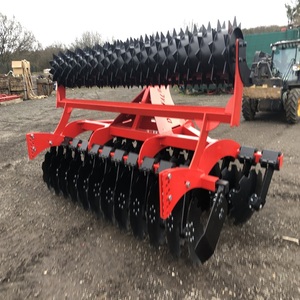 Herse à disques de qualité supérieure, robuste, à 3 points, pour labourage agricole, avec lames durables pour un travail du sol rapide et fiable. - Product Image 2