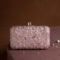 Pochette de mariage décontractée en soie Zardozi classique de qualité supérieure, forme demi-lune, ornée de perles, faite à la main, légère, imperméable, style indien pour mariée