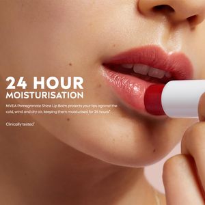 นีเวีย ชายน์ แคร์ริ่ง ลิปบาล์ม ทับทิม ช่วยปรับสีริมฝีปากให้กระจ่างใสและเพิ่มความชุ่มชื้น - 4.8 กรัม - Product Image 5
