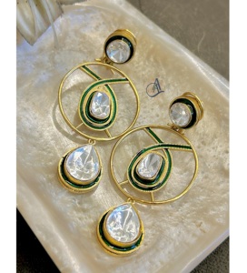 Magnifiques boucles d'oreilles clips en laiton plaqué or avec moissanite, tendance, pour femmes, pour les soirées - Product Image 2