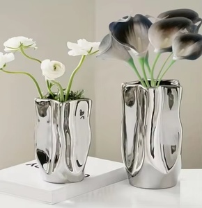 Elegant Artistic Silver Finished Metal <b>Vase</b> Suitable For Formal Corporate Gatherings Banquet And Event Styling From India - Product Image 5