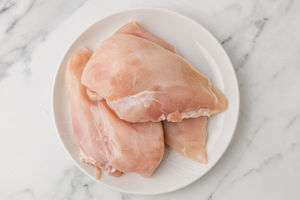Poitrine de poulet halal congelée de qualité supérieure, sans os ni peau, viande de volaille fraîche, emballée hygiéniquement, approvisionnement international des fermes - Product Image 5