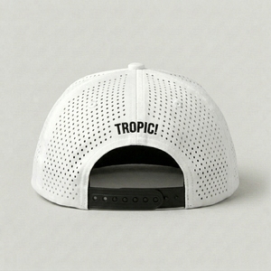 Gorra de golf de rendimiento premium de 5 paneles con visera plana, perforaciones cortadas a láser, bordado personalizado en la corona y malla exterior OEM - Product Image 5