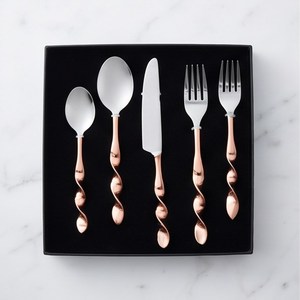 Ensemble de couverts élégant 5 pièces, argent, or rose, finition miroir, manche torsadé, couverts en métal modernes pour mariage - Product Image 6