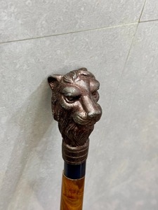 Canne de marche en bois de rose avec poignée tête de tigre style laiton antique - Décoration multifonctionnelle pour les fêtes de Thanksgiving et d'Halloween - Product Image 3