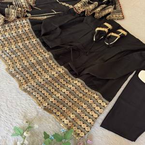 Robe Anarkali en soie Chinon VASTRA COTTAGE avec broderies riches Gotta Patti et ensemble de dupatta en dentelle riche – Collection de créateur pour tenues de soirée - Product Image 5