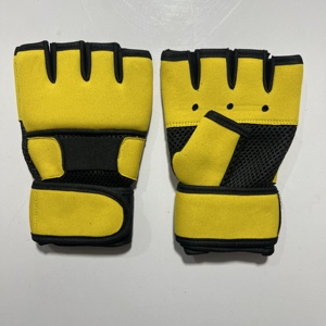 Gants de sport sans doigts avec support pour les poignets, paume en mesh respirant et rembourrée, pour musculation, hommes et femmes. - Product Image 1