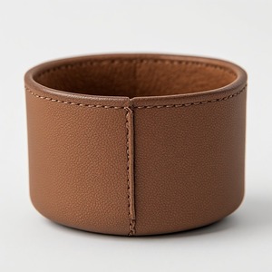 Mini-planteur en cuir gaufré de qualité supérieure, conçu pour un style d'intérieur moderne, avec une texture unique et une décoration sophistiquée - Product Image 3