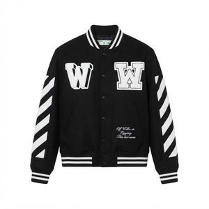 Veste universitaire noire pour homme sur mesure, de haute qualité et très demandée, avec broderie blanche et manches rayées, style preppy, pour l'automne - Product Image 5