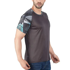 เสื้อยืดผู้ชาย แห้งเร็ว ระบายอากาศได้ดี ผ้าฝ้าย 100% 180 กรัม ป้องกันการเป็นขุย พิมพ์โลโก้ตามสั่ง คุณภาพสูง ราคาดีที่สุด MOQ ต่ำ - Product Image 5