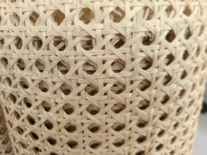 Malla de ratán natural de color marrón, tejido abierto, producida con tiras de ratán para reparación de asientos, paneles de muebles y decoración, Vietnam. - Product Image 5