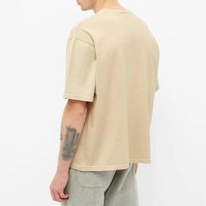 Camiseta oversized de moda con hombros caídos y tacto suave de primera calidad, diseñada para atuendos casuales que marcan tendencia. - Product Image 5