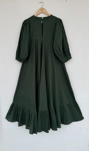 Robe longue décontractée pour femme en coton vert uni, coupe ample, manches 3/4 bouffantes, ourlet à volants, style bohème léger, coupe trapèze, idéale pour l'été - Vente en gros - Product Image 4