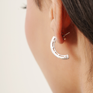 Magnifiques boucles d'oreilles créoles en forme de C serties de pierres d'améthyste 100 % authentiques, taille princesse, pierre de naissance de février, pour femmes - Product Image 4