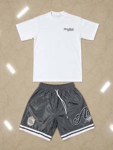 Conjunto Deportivo Corto Personalizable para Hombre en Color Marrón con Logotipo de Grafiti Amarillo Neón, Sudadera con Cremallera y Pantalones Cortos con Cintura Elástica, Ropa Urbana - Product Image 6
