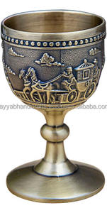 Copa de vino antigua de latón metálico con talla artesanal perfecta - Product Image 5