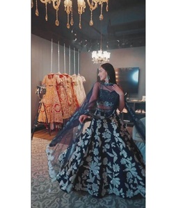 Magnifique Lehenga Choli indien élégant avec des sequins arc-en-ciel et des broderies Dori en soie Kasturi Georgette pour les mariages et les fêtes, pour femmes - Product Image 1