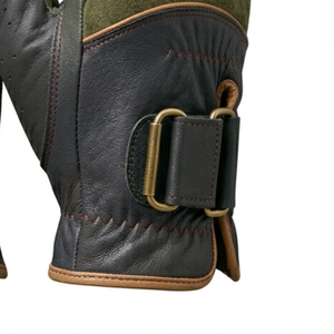 Gant de golf flexible avec coutures durables, zones de ventilation respirantes et fermeture de poignet réglable et sécurisée pour une utilisation toute saison. - Product Image 3