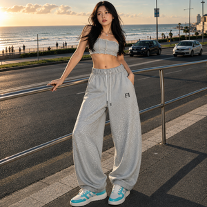 Pantalon de jogging ample personnalisé avec strass de qualité supérieure, pantalon de jogging à jambe large, streetwear richement orné de pierres, fournisseur OEM de sweats à capuche - Product Image 1