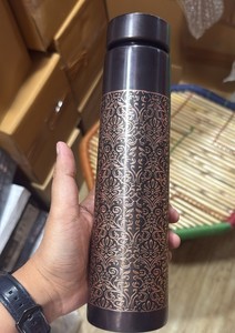 Bouteille d'eau en cuivre martelé FAIZA CRAFT, 1 litre, couleur personnalisable, indispensable pour les voyages, la guérison ayurvédique, le bureau, l'extérieur - Product Image 2