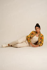 Veste matelassée en velours brodée de fleurs tricotée à la main, doublure intérieure en coton doux, respirante et écologique, collection 2026 à succès - Product Image 4