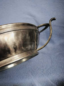 Bol à servir en laiton de qualité supérieure, bol à soupe vintage avec poignée, design du milieu du siècle, idéal pour servir les aliments - Product Image 3