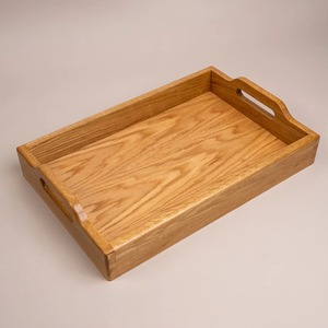 Plateau de service rectangulaire en bois décoratif au design minimaliste moderne avec poignées pour la maison et la cuisine, multifonctionnel - Product Image 2