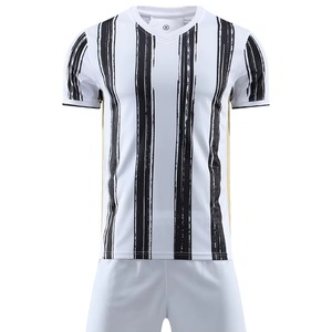 Uniforme de football de qualité supérieure à prix abordable, nouvelle arrivée, tissu doux, design personnalisé, uniforme de football en vente en ligne - Product Image 2