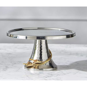 Soporte para Pastel de Acero Inoxidable Martillado de Diseño de Lujo con Detalles en Oro Calla Lily, Plato Decorativo para Exhibición de Postres para Bodas - Product Image 1