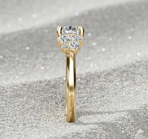 Anillo de Compromiso con Diamante Creado en Laboratorio, Corte Redondo, Piedra Central con Racimo de Piedras Laterales, Fábrica de Joyería OEM ODM - Product Image 3