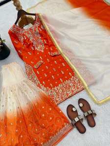 Nouvelle collection de créateurs en soie avec broderies lourdes et sequins, ensemble haut-bas et dupatta entièrement cousu, prêt à porter - Product Image 3