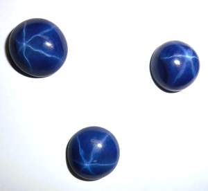 Saphir bleu étoilé rond 12x12 mm 9 carats, cabochon poli créé en laboratoire, effet étoile à 6 branches, hauteur 4-5 mm pour la fabrication de bijoux - Product Image 6