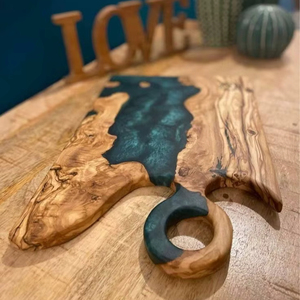 Tabla de Cocina de Madera Natural con Resina Epoxi, Tabla de Cortar de Resina y Madera de Diseño para Chefs Caseros, Tabla de Madera Artesanal para Cocina Moderna - Product Image 1