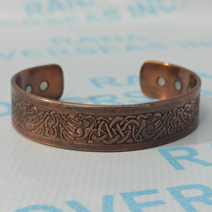 Brazalete Magnético de Cobre Grabado Antiguo, Joyería Terapéutica Forjada a Mano para Vitalidad Diaria, Sanación Holística y Flujo de Energía Natural - Product Image 1
