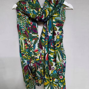 Écharpe en coton imprimée à motifs floraux, fabricant de foulards, 100x180 cm, paréo - Product Image 1