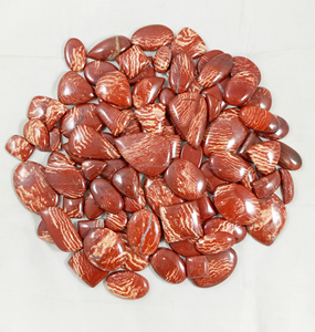 Jaspe de piel de serpiente roja natural de alta calidad, pulido, en cabujón suelto, para la fabricación de joyería artesanal. - Product Image 1