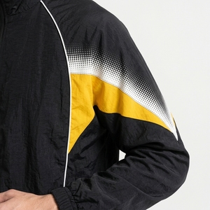 Ensemble de survêtement coupe-vent noir pour homme avec veste zippée à panneaux dégradés jaune et blanc et pantalon – Deux pièces - Product Image 4