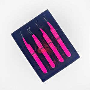 Pinzas de Acero Inoxidable para Pestañas con Diseño de Corazón y Etiqueta Personalizada Profesional, con Agarre Duradero y Punta Fina de 10 mm de Longitud - Product Image 3