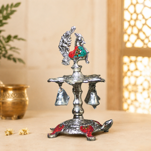 Lampe à huile religieuse décorative en pierre polie argentée, figurine d'oiseau, tortue Diya sur piédestal, pour la décoration des temples - Product Image 5