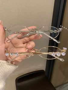 Gafas de Sol de Metal Ovaladas Estilo Y2K con Diamantes para Mujer, Diseño Cóncavo, Estilo Urbano y Personalizado - Product Image 3