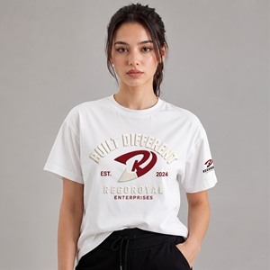 T-shirt imprimé confortable pour femme, style streetwear tendance, tissu doux et respirant, motif en relief - Product Image 1