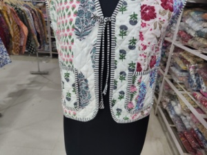 Chaleco Acolchado Floral de Algodón para Mujer, Cuello en V, Bordado, Sin Mangas, Ropa de Primavera, REGALO PARA ELLA - Product Image 5