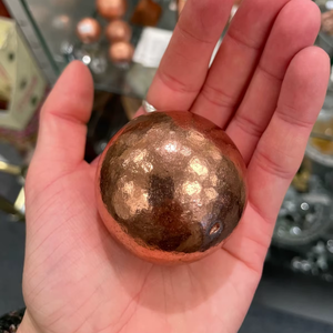 Esfera de cobre de exhibición, bola de cobre coleccionable, esfera de cobre artesanal, bola de cobre de lujo - Product Image 1