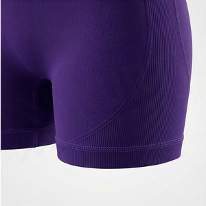 Ensemble sportif deux pièces côtelé pour femme : crop top sans manches et short taille haute, couleur unie, longueur au-dessus du genou - Product Image 6
